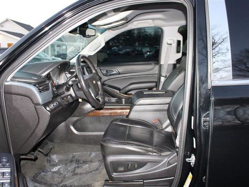 Used 2015 Chevrolet Suburban LT image 11