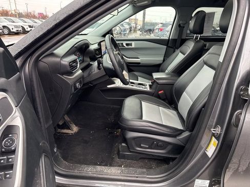 Used 2024 Ford Explorer XLT w/ Equipment Group 202A image 13
