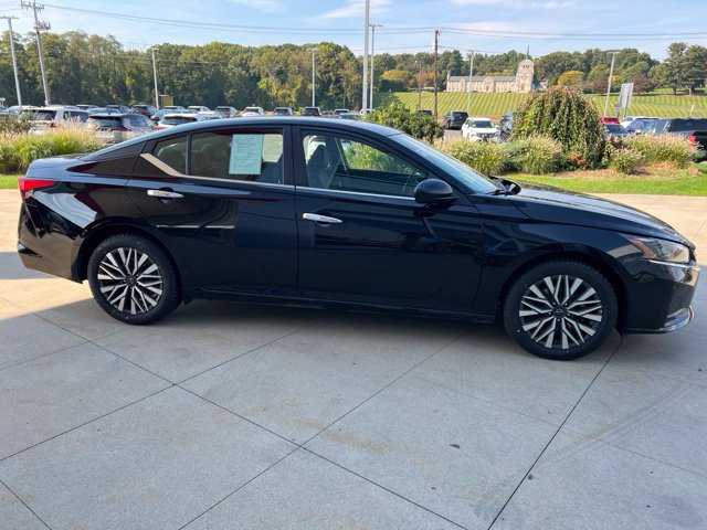 Used 2025 Nissan Altima 2.5 SV FWD image 8