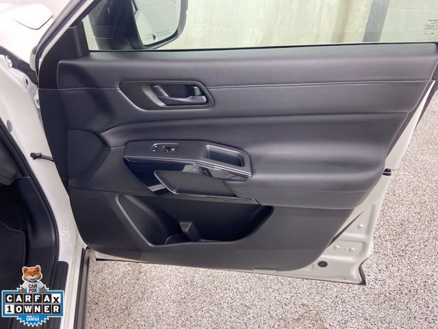 Used 2025 Nissan Pathfinder S FWD image 19