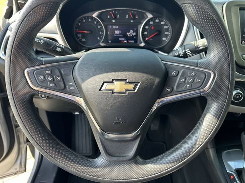 Used 2020 Chevrolet Equinox LT image 27