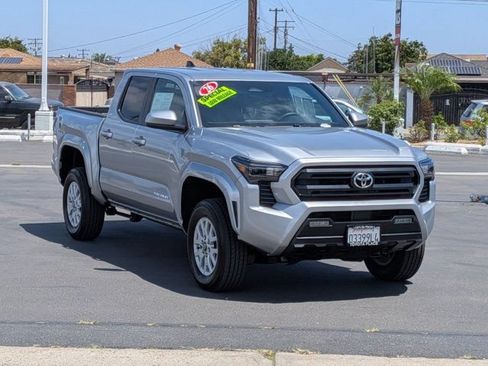 Used 2026 Toyota Tacoma SR5 AWD/4WD image 3