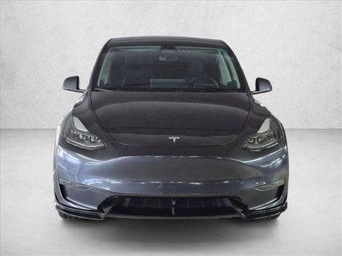 Used 2024 Tesla Model Y Long Range AWD/4WD image 2