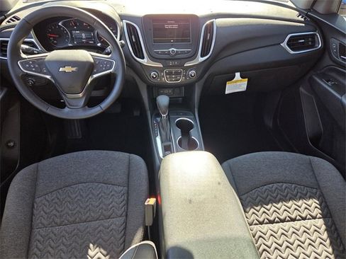 Used 2024 Chevrolet Equinox LT image 15