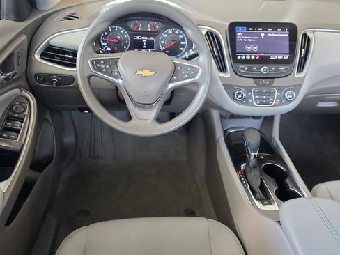 Used 2025 Chevrolet Malibu LT FWD image 11