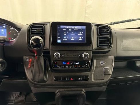 Used 2025 RAM ProMaster 2500 w/ U-Haul Equipment Group FWD image 19
