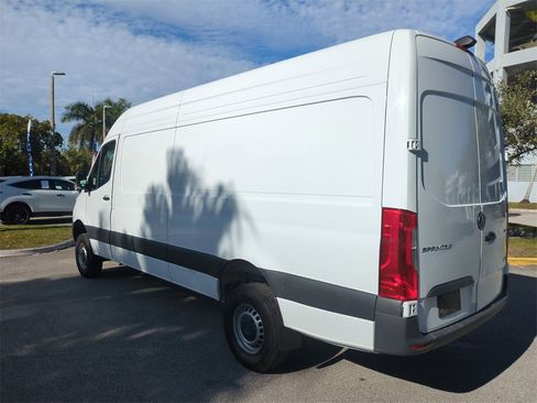 Used 2024 Mercedes-Benz Sprinter 2500 image 7