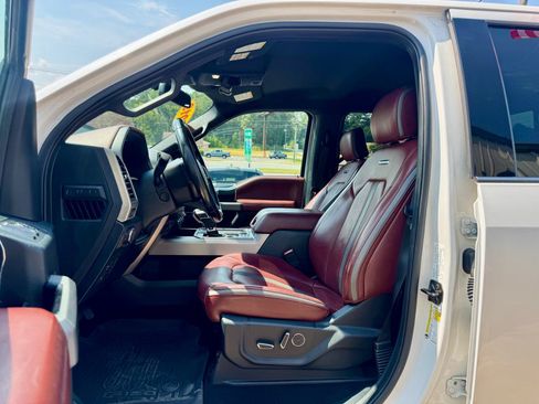 Used 2019 Ford F150 Platinum w/ Equipment Group 701A Luxury AWD/4WD image 13