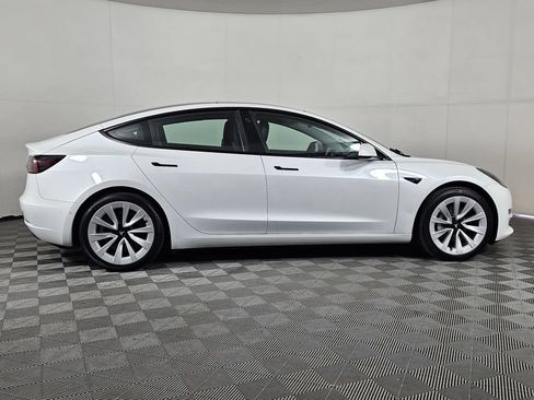 Used 2022 Tesla Model 3 Long Range AWD/4WD image 3