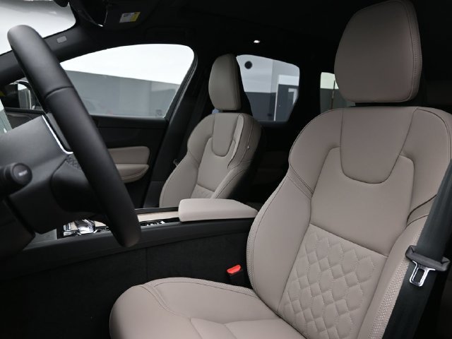 New 2026 Volvo XC60 B5 Plus w/ Protection Package Premier AWD/4WD image 10