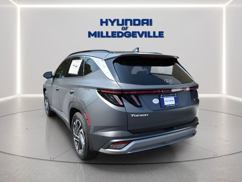 New 2025 Hyundai Tucson Limited FWD image 3