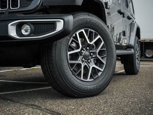 New 2026 Jeep Wrangler Unlimited Sahara AWD/4WD image 6