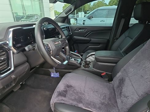 Used 2025 GMC Canyon Elevation w/ Convenience Package AWD/4WD image 7