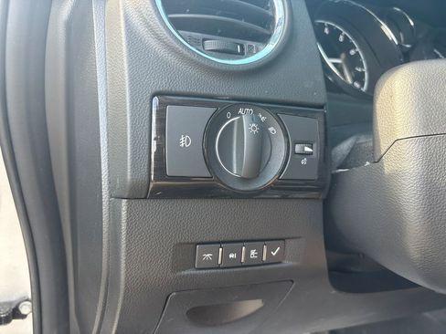 Used 2014 Chevrolet Captiva Sport LT w/ Convenience Package image 19