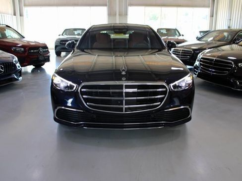 Used 2022 Mercedes-Benz S 500 4MATIC w/ 3D Technology Package image 42