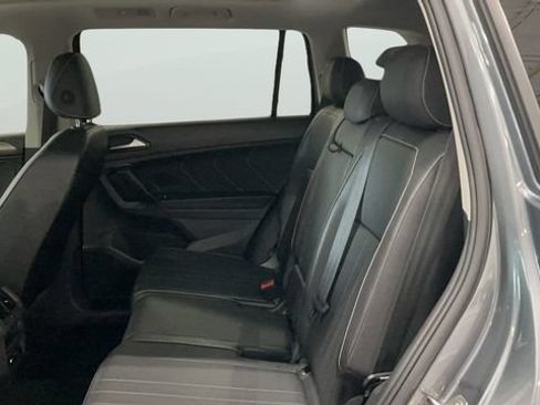 Certified 2024 Volkswagen Tiguan SE w/ Panoramic Sunroof Package AWD/4WD image 13