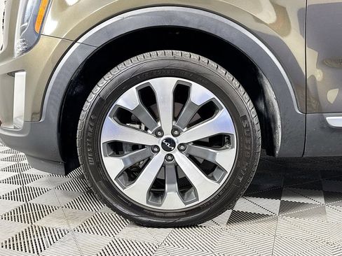 Used 2022 Kia Telluride S AWD/4WD image 32