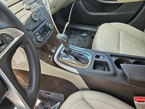 Used 2012 Buick Regal Leather FWD image 18