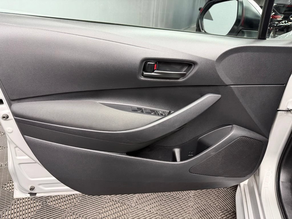 Used 2024 Toyota Corolla LE FWD image 35