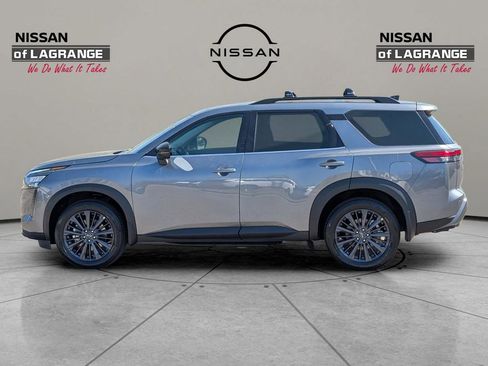 New 2026 Nissan Pathfinder SL image 13