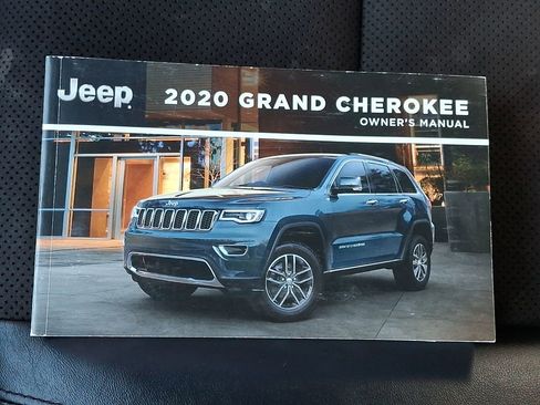 Used 2020 Jeep Grand Cherokee Altitude AWD/4WD image 29