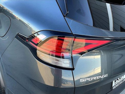 Certified 2025 Kia Sportage LX image 28