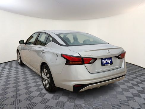 Used 2021 Nissan Altima 2.5 S image 3