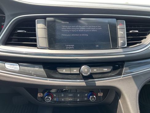 Used 2024 Buick Enclave Premium image 16