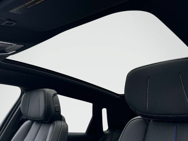Certified 2025 Cadillac Lyriq Luxury AWD/4WD image 15
