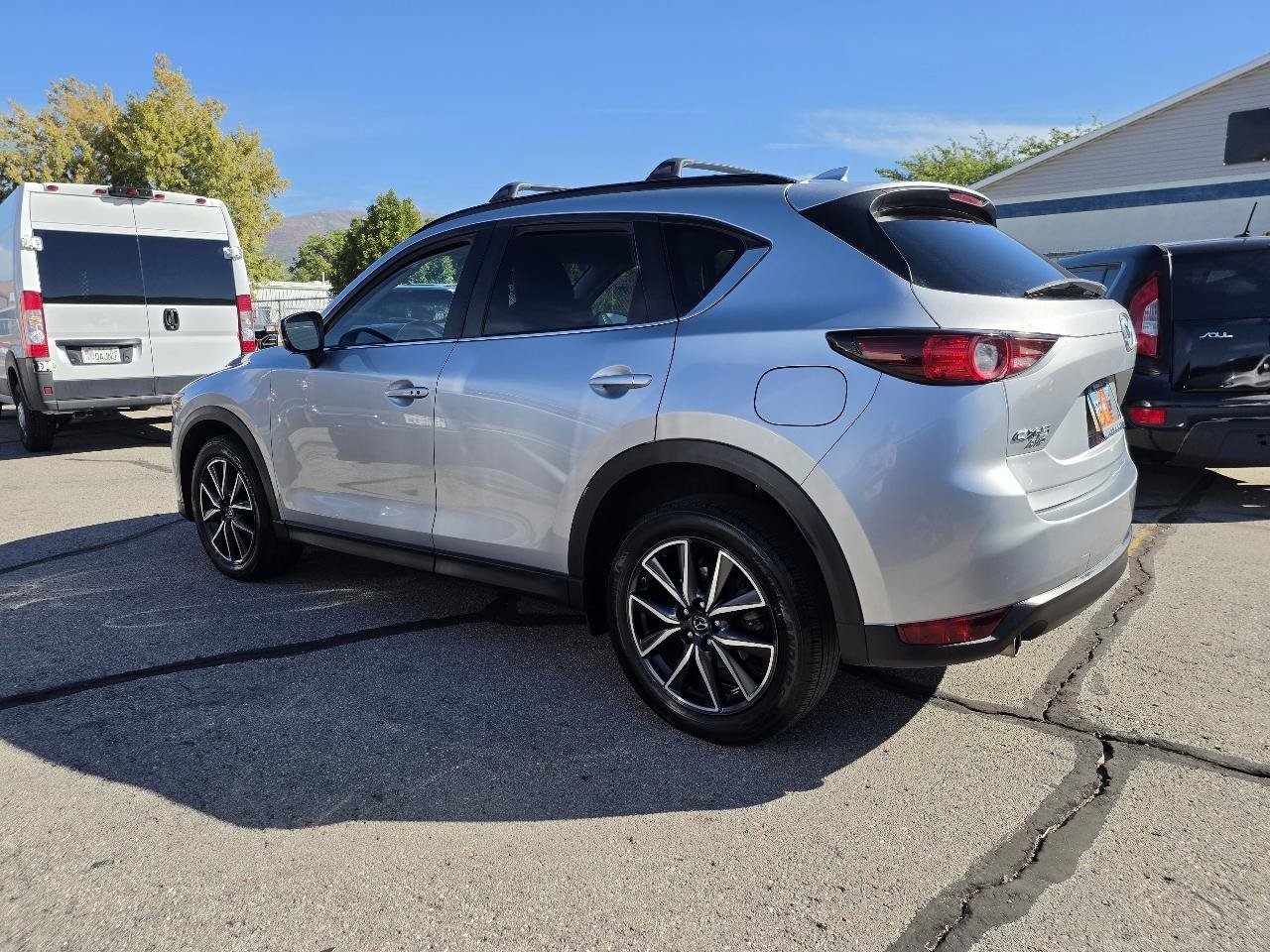 Used 2018 MAZDA CX-5 Touring AWD/4WD image 3