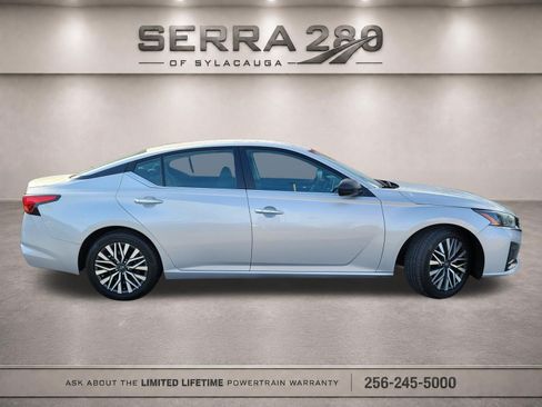 Used 2024 Nissan Altima 2.5 SV FWD image 4