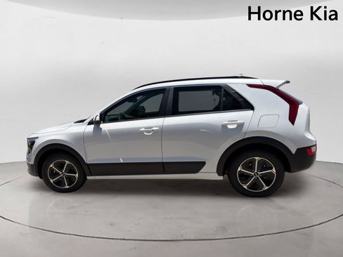 New 2026 Kia Niro EX FWD image 6