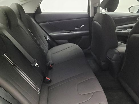 Used 2022 Hyundai Elantra SEL w/ Convenience Package FWD image 19