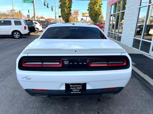 Used 2020 Dodge Challenger SXT image 7