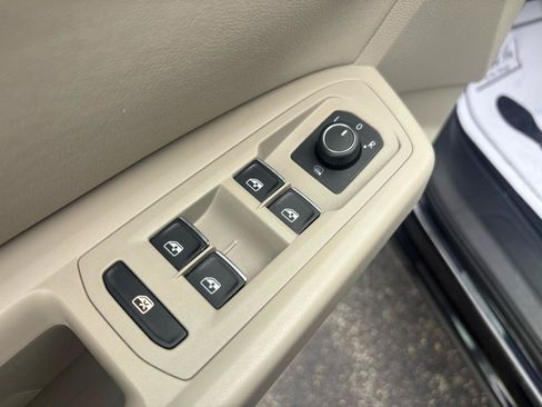 Used 2018 Volkswagen Atlas SE FWD image 9
