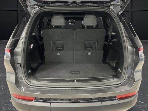 New 2025 Jeep Grand Cherokee L Altitude image 14
