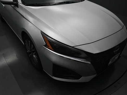 Used 2023 Nissan Altima 2.5 SV FWD image 19