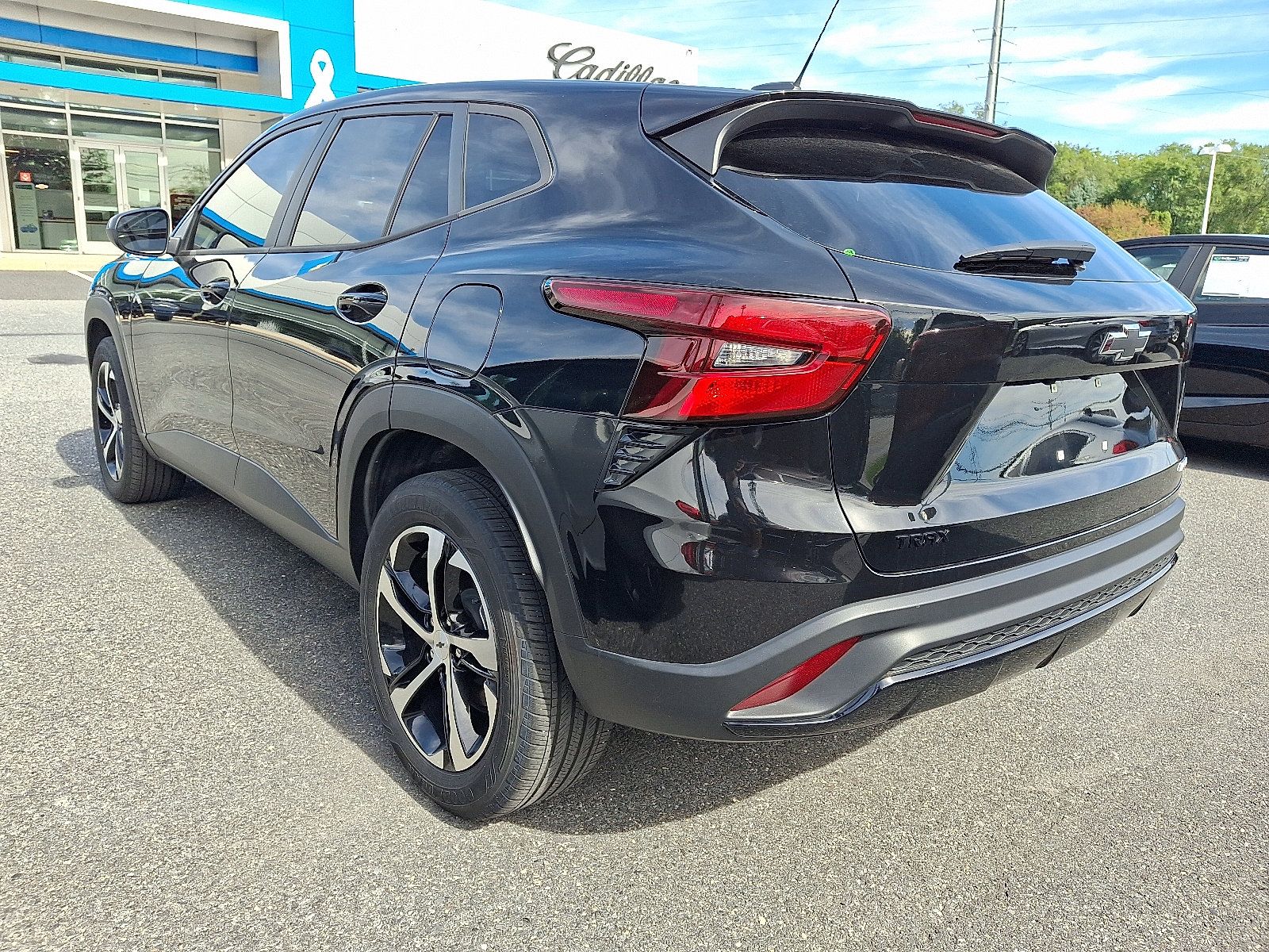 Used 2024 Chevrolet Trax RS FWD image 4