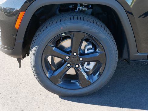 New 2025 Jeep Grand Cherokee L Limited w/ Luxury Tech Group II image 4