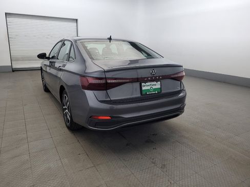 Used 2025 Volkswagen Jetta SE FWD image 6
