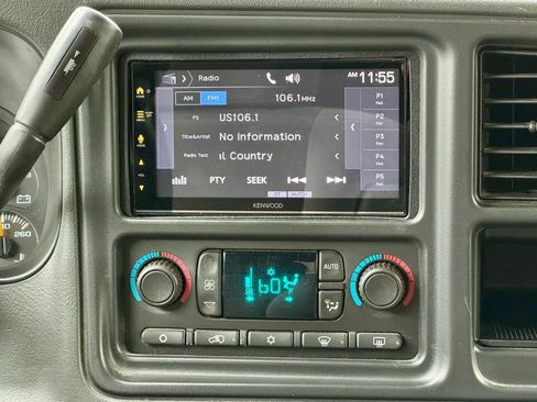 Used 2005 Chevrolet Silverado 1500 LS w/ Light Duty Power Package AWD/4WD image 13