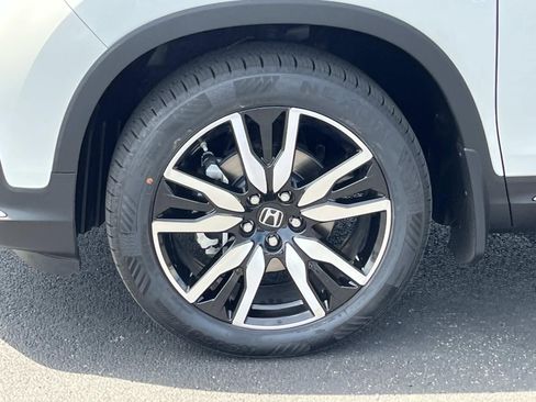 Used 2021 Honda Pilot Elite image 11