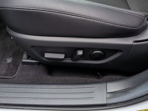 Used 2025 MAZDA CX-50 2.5 Hybrid w/ Preferred Pkg image 14