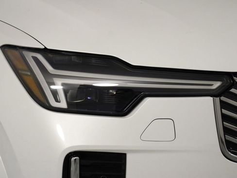 New 2026 Volvo XC90 T8 Plus w/ Protection Package Premier image 14