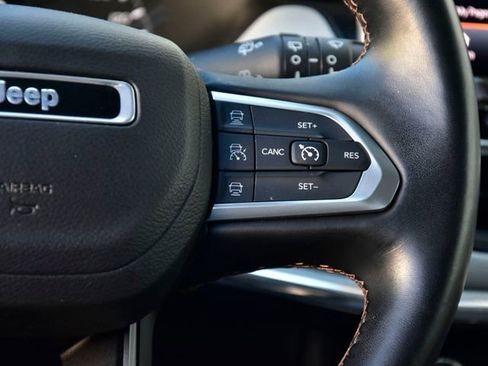 Used 2022 Jeep Compass Limited image 17