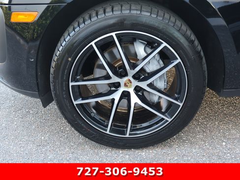 Used 2022 Porsche Macan AWD/4WD image 13