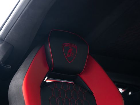 Used 2024 Lamborghini Revuelto AWD/4WD image 8