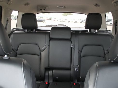 Used 2023 Nissan Pathfinder SL w/ Lighting Package (N92) image 20