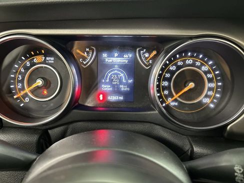 Used 2021 Jeep Wrangler Unlimited Sport AWD/4WD image 13