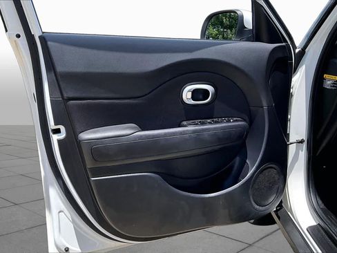 Used 2016 Kia Soul w/ Convenience Package FWD image 20